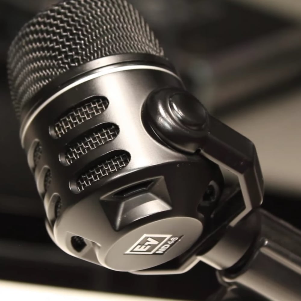 Dynamic Super Cardioid Instrument Microphone Inc Case & Holder