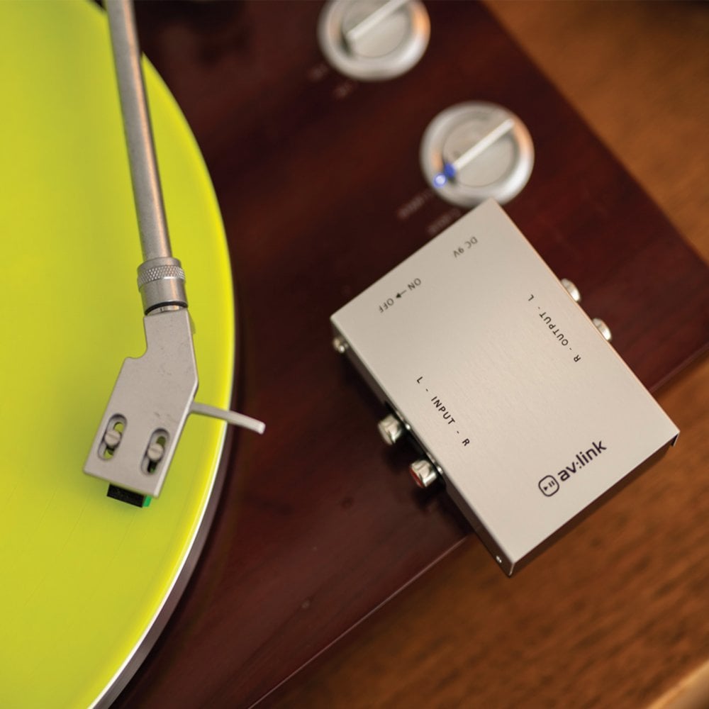 Turntable Stereo Pre-Amplifier Fitted with Magnetic Cartridges