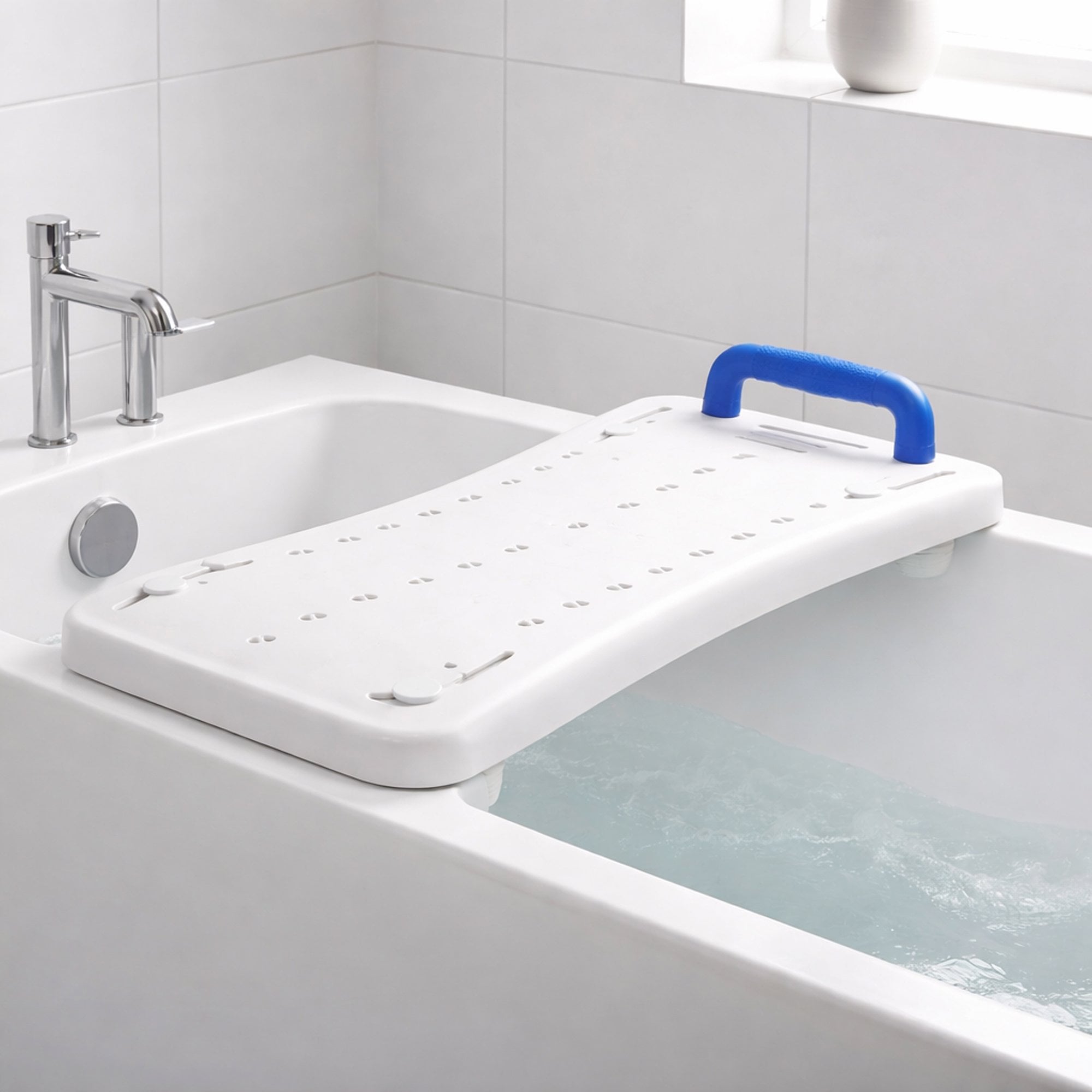 Width Adjustable Bath Board with Integral Handle