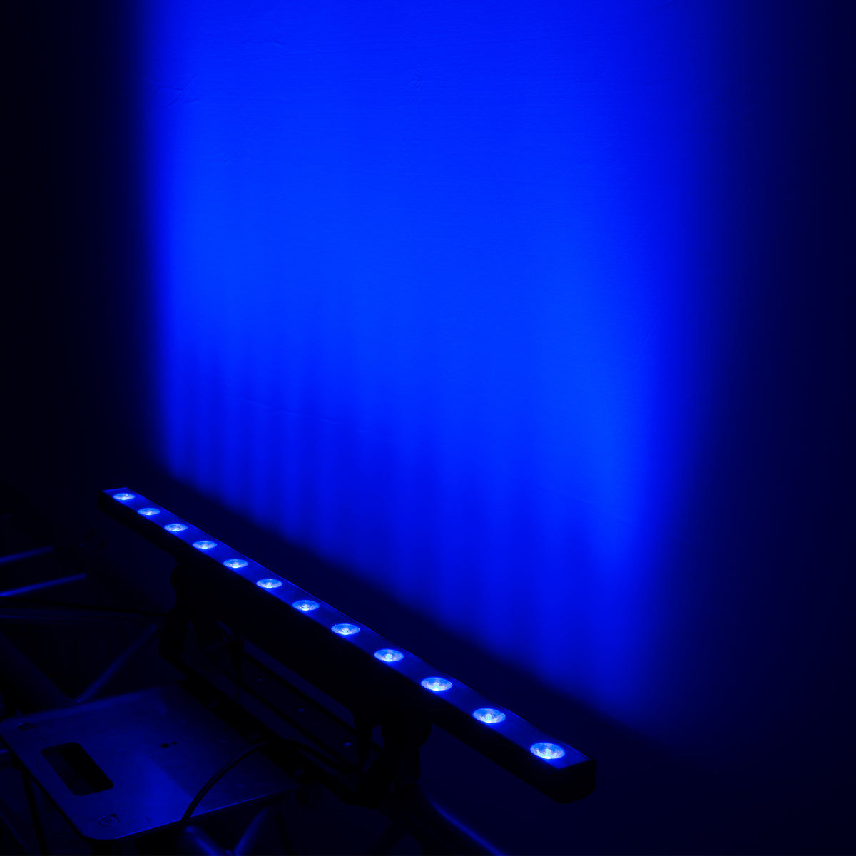 COLORband Q3 BT ILS Bar Linear LED Batten 1m